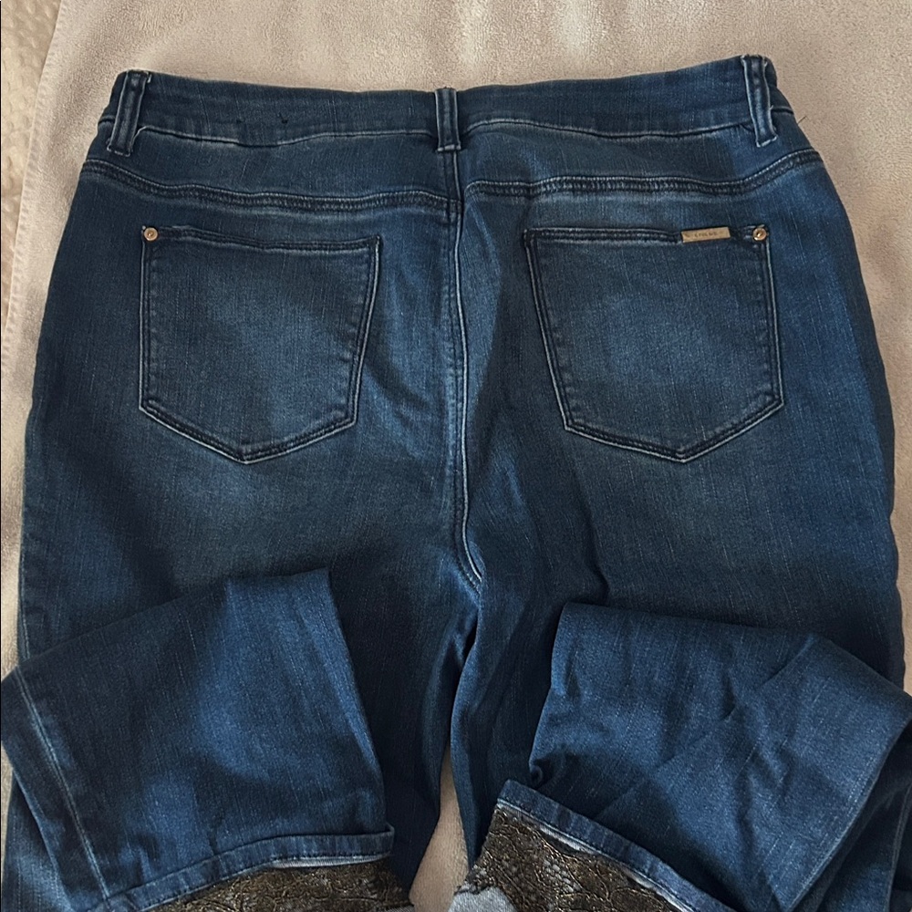 Chico’s Dark Indigo So Slimming Girlfriend Ankle Jeans with Lace Cuff. Sz 1 - Picture 9 of 13